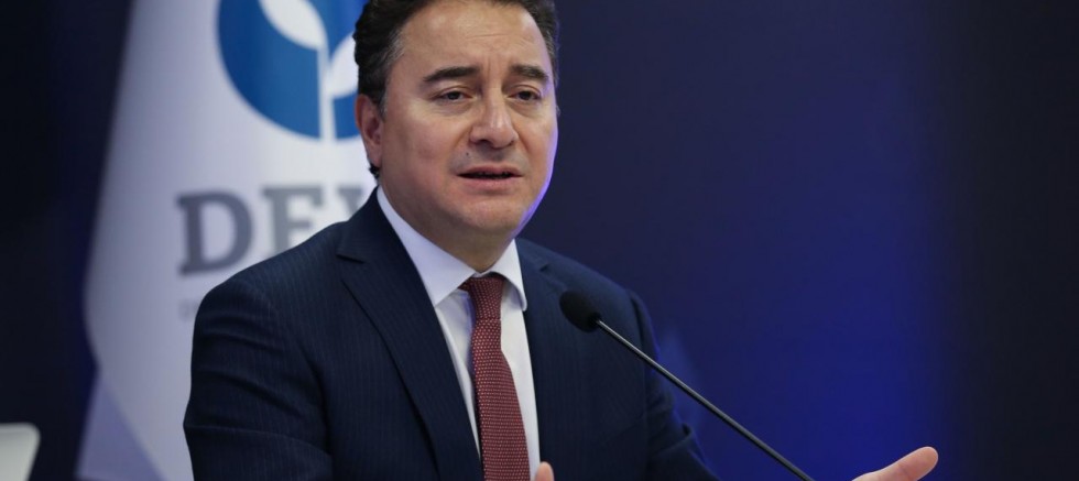 Ali Babacan: “Gazze’ye insani yardım götürmek üzere yola çıkan Madleen mürettebatına İsrail ordusunun yaptığı baskını şiddetle kınıyorum”