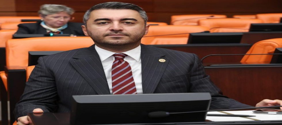 Cumhuriyet tarihinin en büyük sosyal konut projesi olarak tanıtılan ‘İlk Evim, ilk İş Yerim’ projesinin akıbetini soran CHP Milletvekili Cem Avşar; “Ortada Ne Ev Var Ne Arsa Ne İş Yeri”
