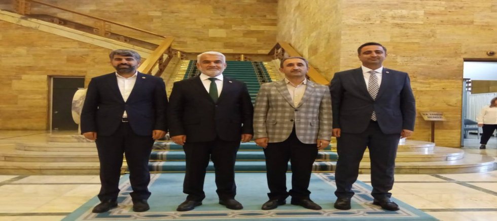 HÜDA PAR’dan Cuma namazı saatinde çalışanların izinli sayılması hakkında kanun teklifi