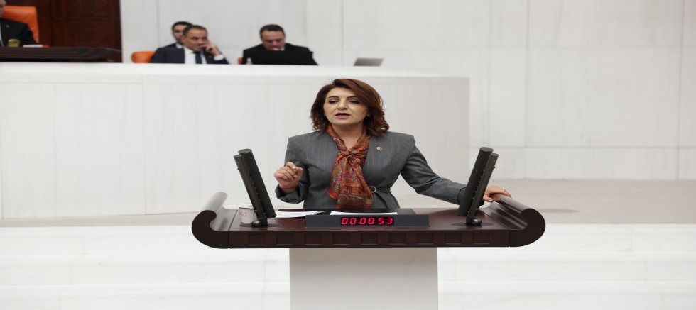 SENDİKAL HAKLAR RAPORUNDA DİBE VURDUK,  BAKAN HÂLÂ ‘MEVZUAT VAR’ DİYOR!