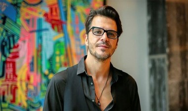 Mert Fırat ve Mehmet Günsür 'Hakikatin Ölümü' filminde bir araya geldi...