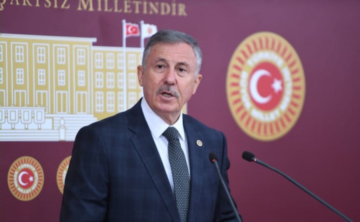 Selçuk Özdağ: “Ülkemiz uzunca bir süredir hukuka ve adalete susamış insanların yaşadığı bir çöle döndürüldü”