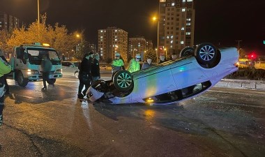 15 yaşındaki çocuk kullanıyordu: 2 otomobile çarpıp takla attı! 4 yaralı - Son Dakika Türkiye Haberleri | Cumhuriyet