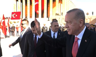 Anıtkabir'de yine 'Erdoğan' ve 'Reis' sloganları: Kanuna aykırı olmasına rağmen... - Son Dakika Siyaset Haberleri | Cumhuriyet