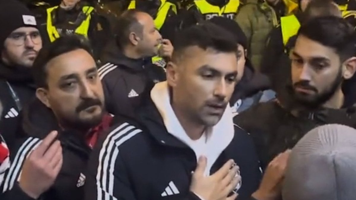 Beşiktaş’ta Burak Yılmaz öfkeli taraftarları yatıştırmaya çalıştı