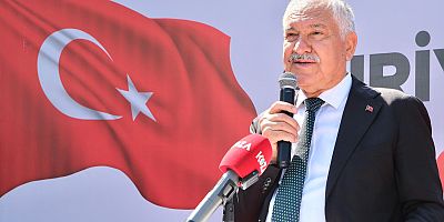 Büyükşehir Belediyesi;  Kızılay aracılığıyla Suriye’ye 3 tır insani yardım malzemesi gönderdi.