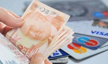 Faiz artışı sonrası kredi kartı kullanımında rekor! Tüketici tercihlerini değiştiriyor