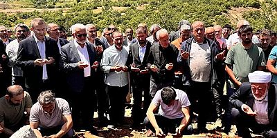 HÜDA PAR Genel Başkanı Yapıcıoğlu, eski Bingöl İl Başkanı Orhan Açıkbaş’ın cenazesine katıldı