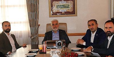 HÜDA PAR Genel Başkanı Zekeriya Yapıcıoğlu, Ankara Filistin Dayanışma Platformu’nu ziyaret etti. Görüşmede Gazze’deki son durum ve Meclis’e sunulan kanun teklifi üzerine istişarelerde bulunuldu.