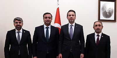 HÜDA PAR milletvekilleri Enerji Bakanı Bayraktar'ı ziyaret etti