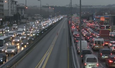 İstanbul'da kar trafiği: Yoğunluk yüzde 80'e ulaştı