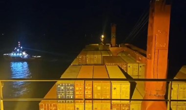 İstanbul'da karaya oturan kargo gemisi ile ilgili yeni gelişme