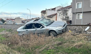 Polisten kaçıyordu: Otomobille takla attı!