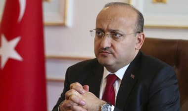 Yalçın Akdoğan: Devlet Bey'in konuşmasını duyunca elimdeki çatalı düşürdüm